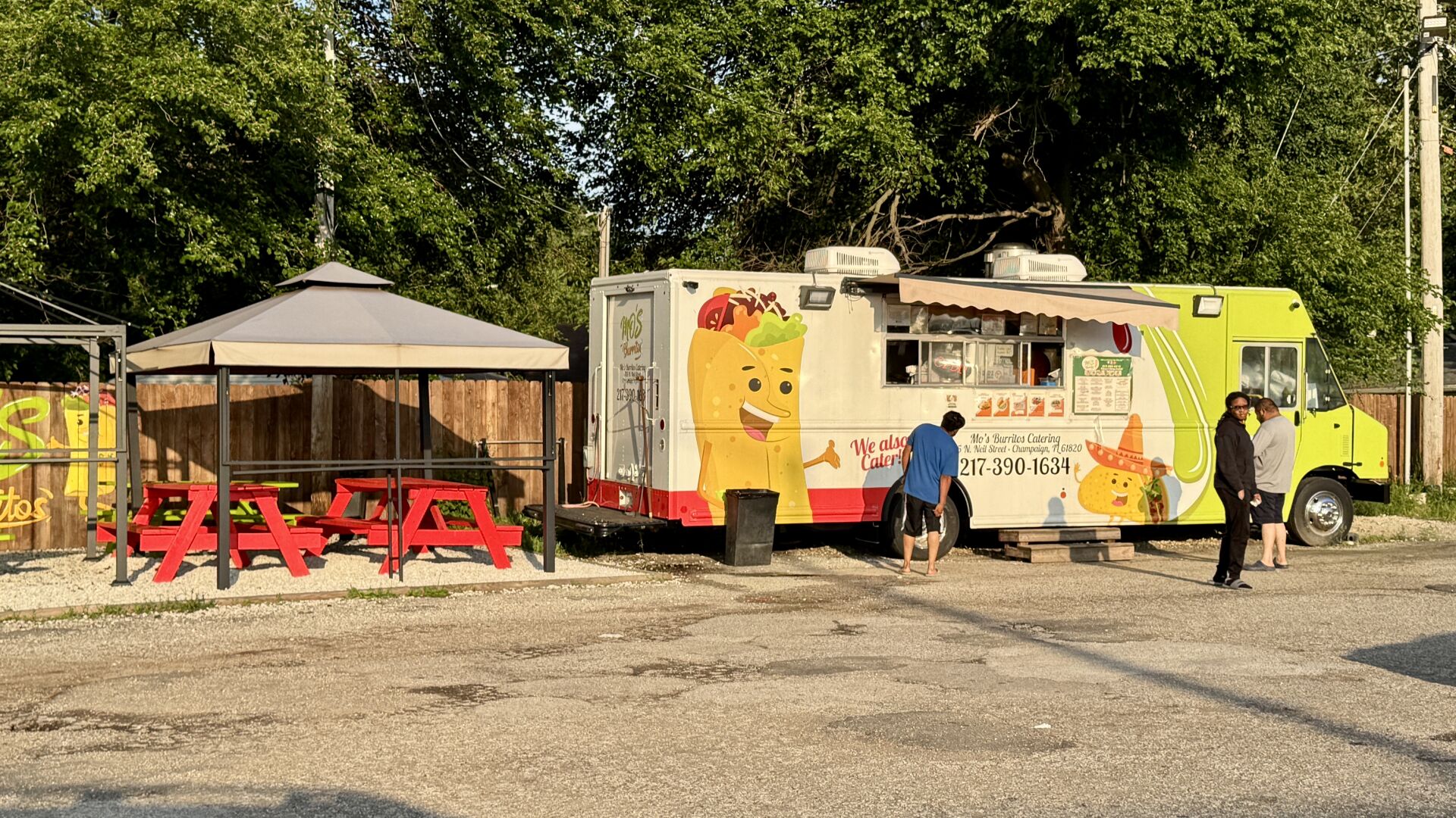 KR.Mailbag.MosBurritosSeating.jpg